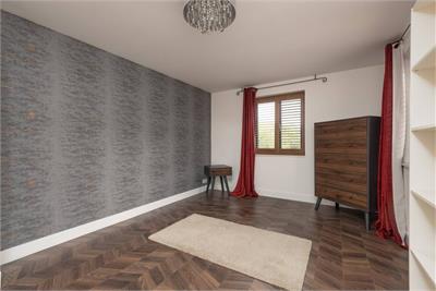 5/6 Lochend Close, Edinburgh, EH8 8BL - image 8