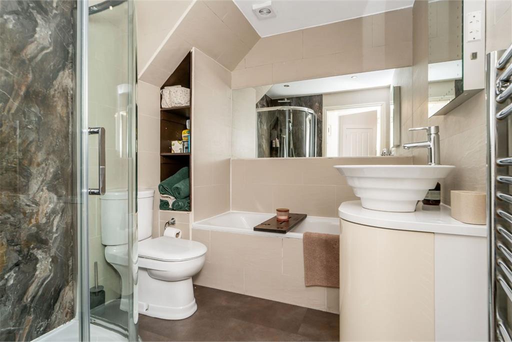25 Craigentinny Avenue
Craigentinny
Edinburgh
EH7 6PU - image 19