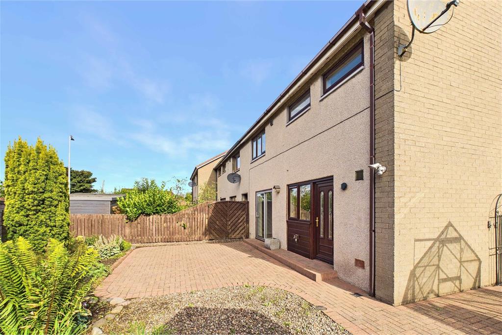 14 Pitcairn Park,
Leuchars,
St. Andrews,
KY16 0HA - image 15