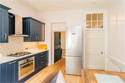 1F1 28 Queen Charlotte Street, Leith, Edinburgh, EH6 6AT - image 9