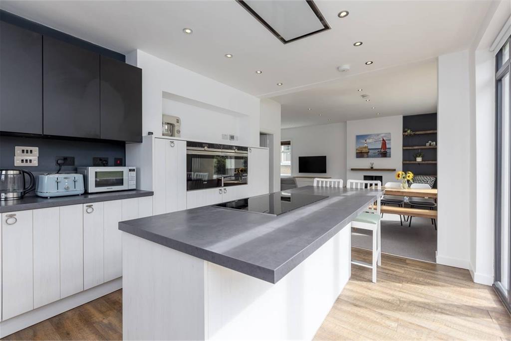 5 Corbiehill Gardens, Edinburgh, EH4 5DS - image 6