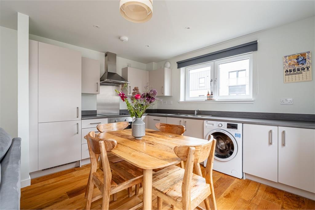34/20 Shrubhill Walk, Edinburgh, EH7 4FS - image 3