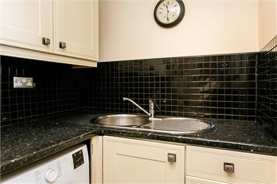 46/16 Albion Road, Edinburgh, EH7 5QU - image 10