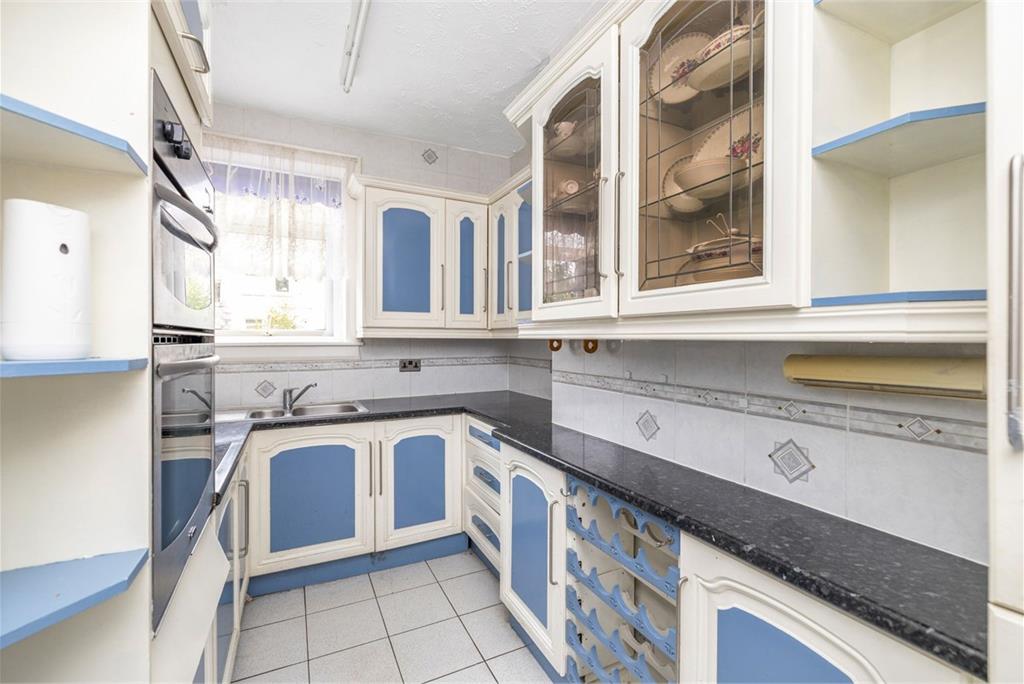 10/1 Sighthill Grove, Edinburgh, EH11 4QN - image 4