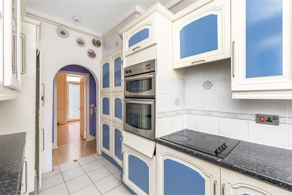 10/1 Sighthill Grove, Edinburgh, EH11 4QN - image 5