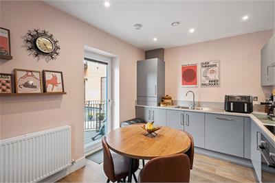 Flat 3, 91 Ocean Drive, , Edinburgh, EH6 6BW - image 8
