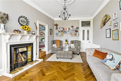 7 1F3 Meadowbank Place, EDINBURGH, EH8 7AW - image 3