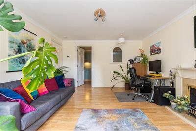 6/2 Mitchell Street, Edinburgh, EH6 7BD - image 13