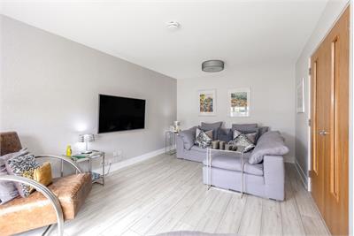 19 Canalside, Ratho, Edinburgh, EH28 8JS - image 1