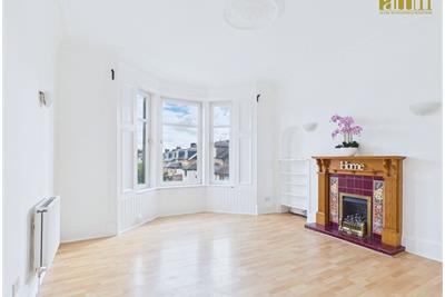 Whitehaugh Drive Paisley - image 2