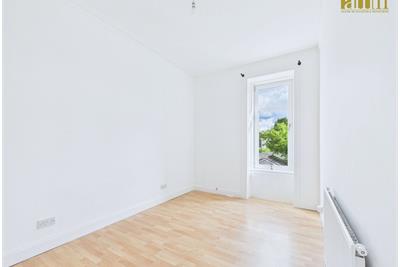 Whitehaugh Drive Paisley - image 6