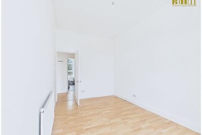 Whitehaugh Drive Paisley - image 7