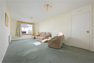 38 Kellywood Crescent, Kincardine, FK10 4PB - image 3