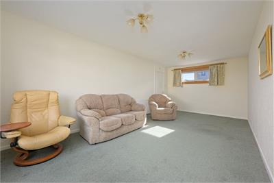 38 Kellywood Crescent, Kincardine, FK10 4PB - image 4