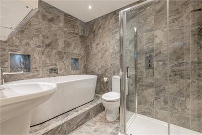 6/2 Myreside View,
Craiglockhart,
Edinburgh,
EH14 1AG - image 12