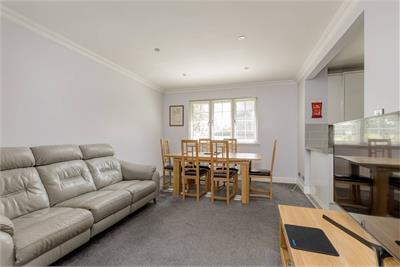 6/2 Myreside View,
Craiglockhart,
Edinburgh,
EH14 1AG - image 3