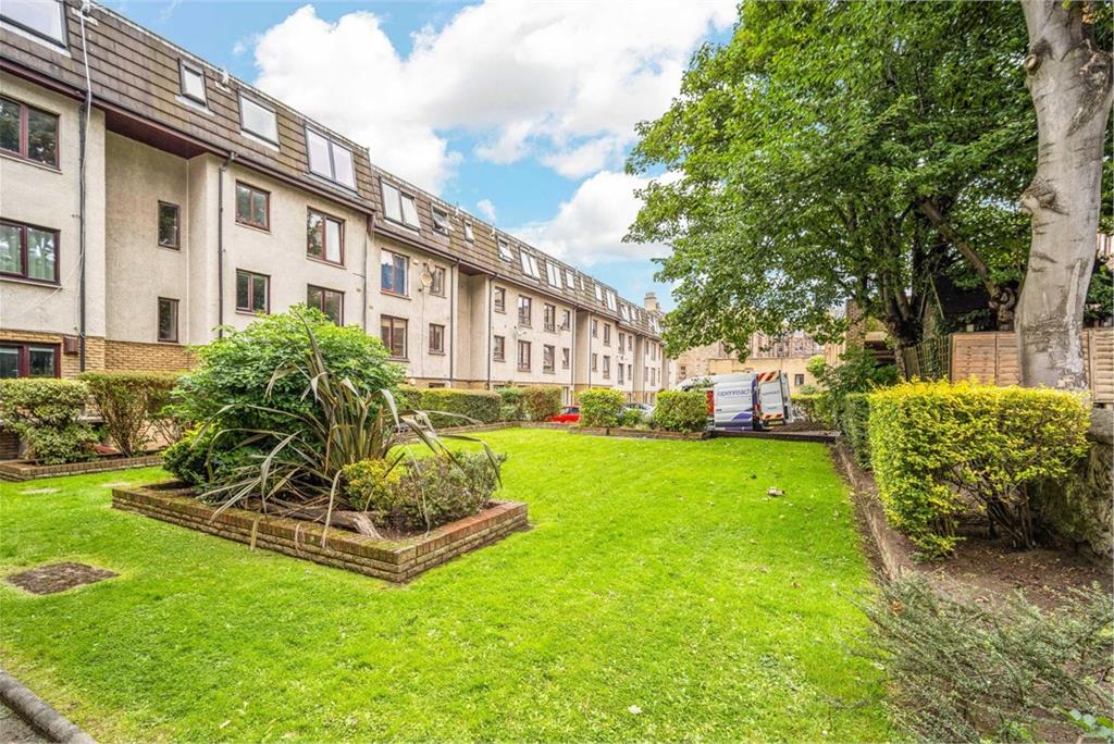 43/8 Lochrin Place, Edinburgh, EH3 9RB - image 12