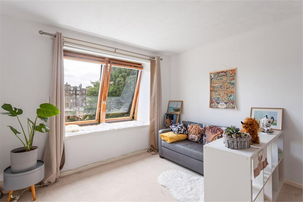 43/8 Lochrin Place, Edinburgh, EH3 9RB - image 4