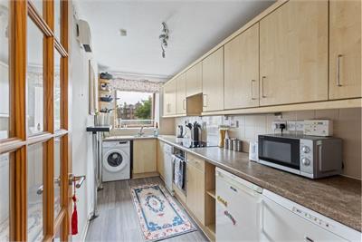 43/8 Lochrin Place, Edinburgh, EH3 9RB - image 5