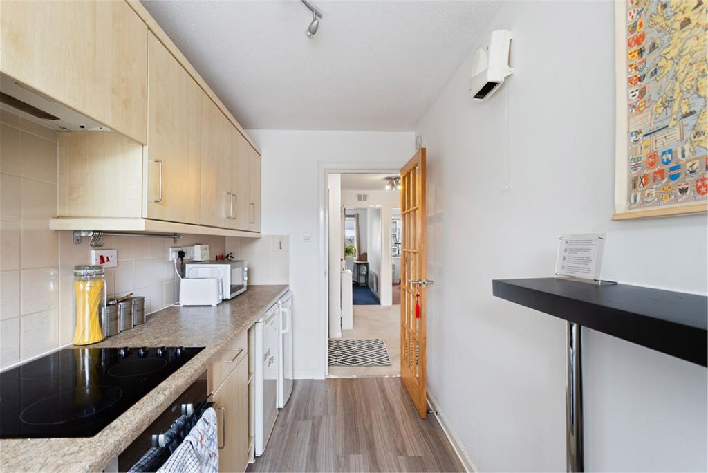 43/8 Lochrin Place, Edinburgh, EH3 9RB - image 6