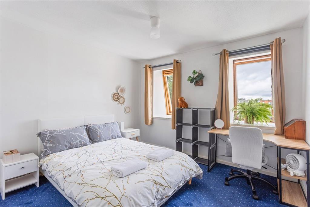 43/8 Lochrin Place, Edinburgh, EH3 9RB - image 7