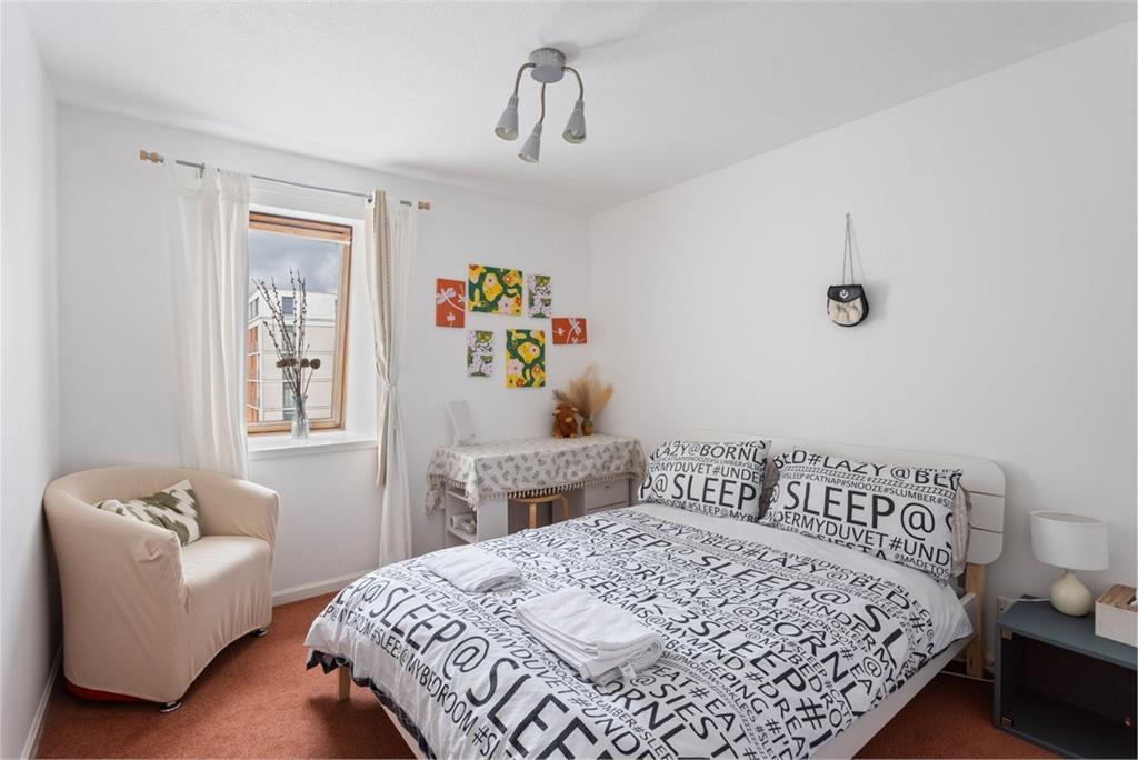 43/8 Lochrin Place, Edinburgh, EH3 9RB - image 9