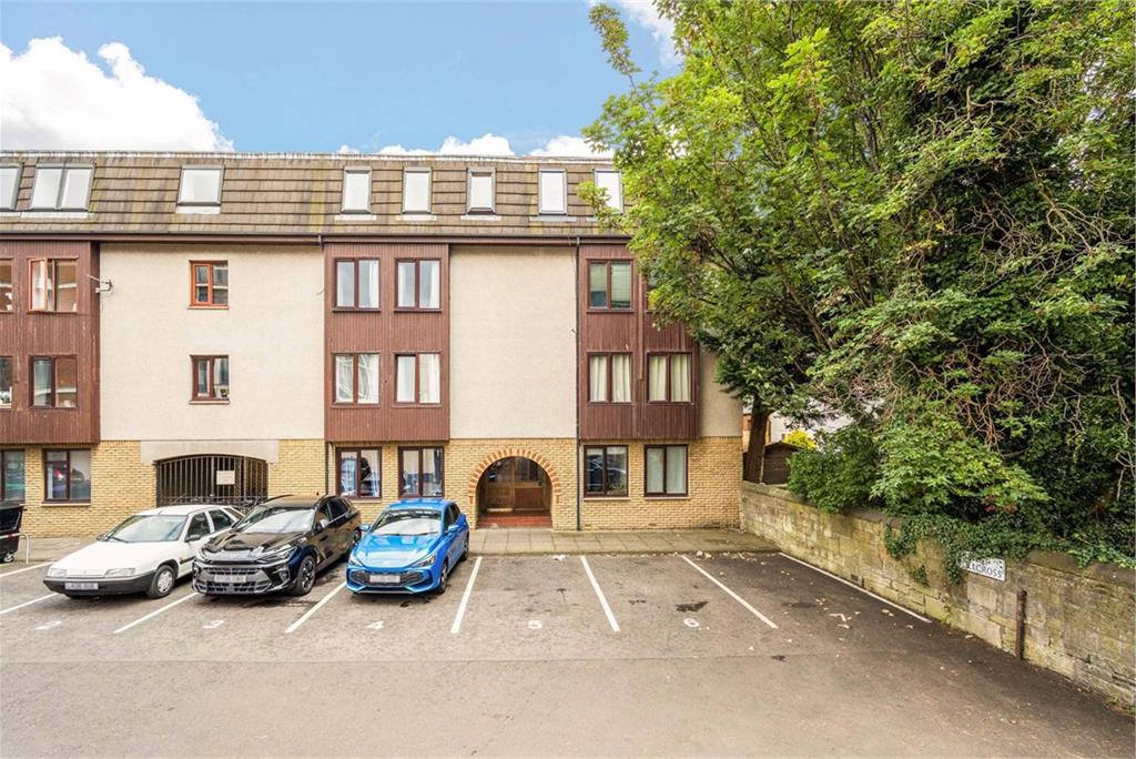 43/8 Lochrin Place, Edinburgh, EH3 9RB - image 1