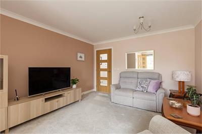 Flat 14, Merrilees Gate, 50 Baberton Avenue, Juniper Green, Edinburgh, EH14 5DU - image 3