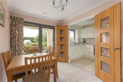 Flat 14, Merrilees Gate, 50 Baberton Avenue, Juniper Green, Edinburgh, EH14 5DU - image 5
