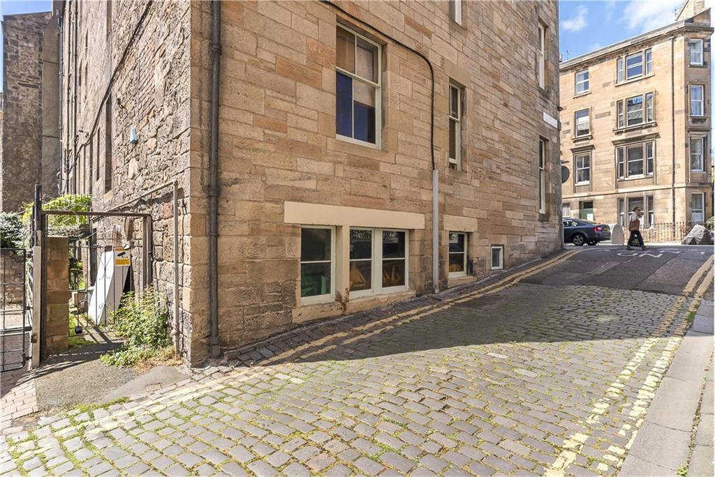 The Corner House,
97 Henderson Row,
New Town,
Edinburgh,
EH3 5BB - image 35