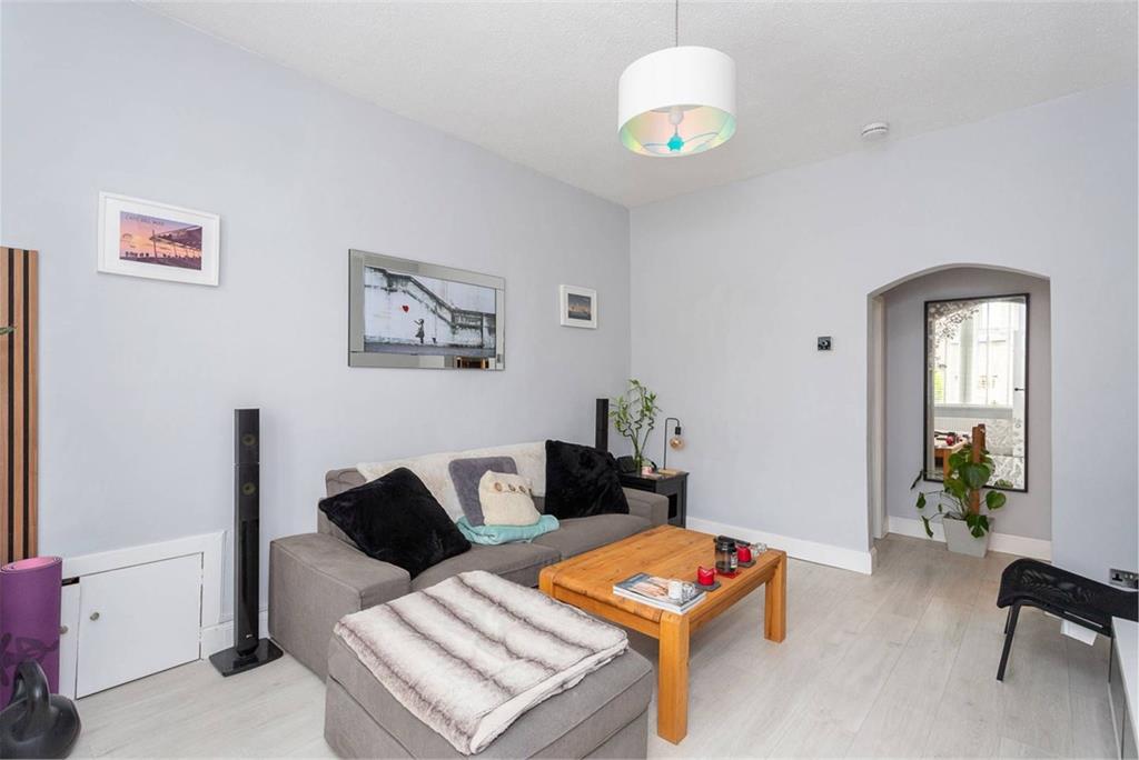 40 Mid Beveridgewell, , Dunfermline, KY12 9ES - image 4