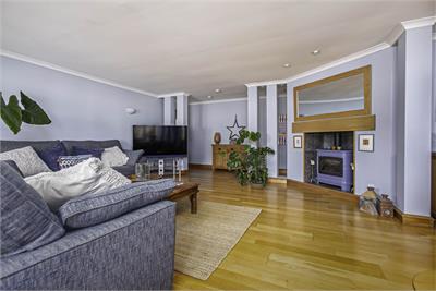 6 Westpark Gate, Saline, KY12 9US - image 3