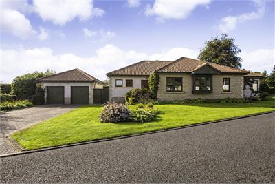 6 Westpark Gate, Saline, KY12 9US - image 1