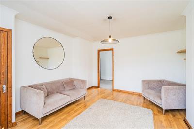 31 Dolphin Gardens West, Currie, Edinburgh, EH14 5RJ - image 3