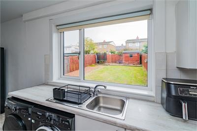 31 Dolphin Gardens West, Currie, Edinburgh, EH14 5RJ - image 5