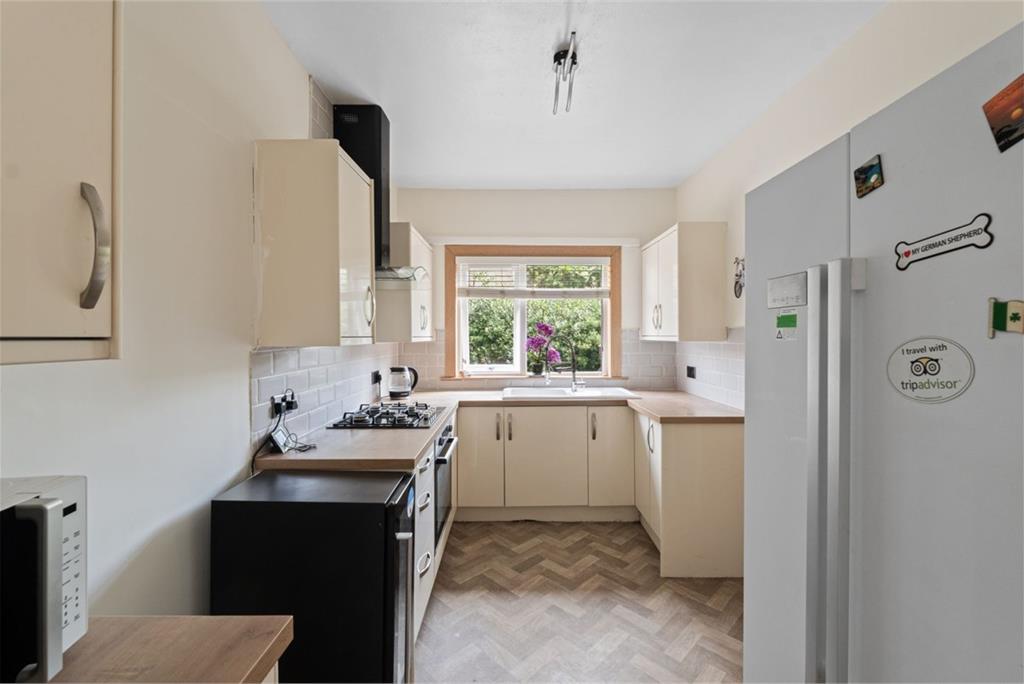 1 Park Avenue, Walkerburn, EH43 6AN - image 5