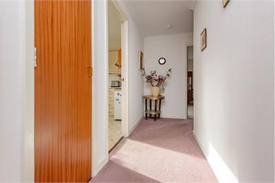4/6 Dun-Ard Garden, Edinburgh, EH9 2HZ - image 19