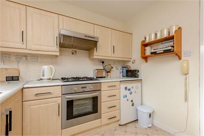 4/6 Dun-Ard Garden, Edinburgh, EH9 2HZ - image 8