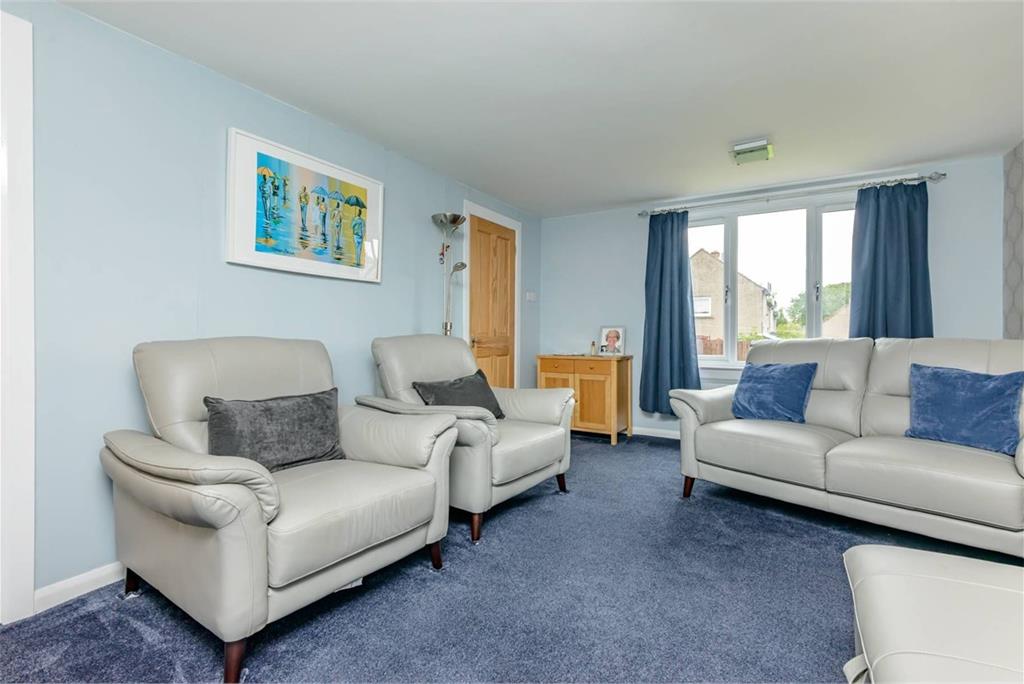 48 Strathesk Road, Penicuik, EH26 8EF - image 4