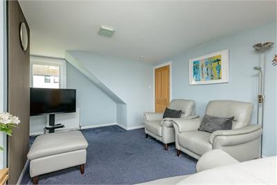 48 Strathesk Road, Penicuik, EH26 8EF - image 6
