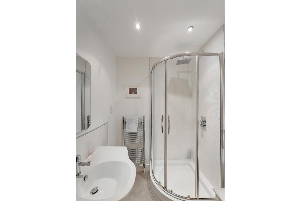 12/11 Brunswick Street,
Hillside,
Edinburgh,
EH7 5JD - image 23
