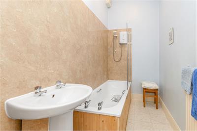 19 (1F1), Cathcart Place, Dalry Edinburgh, EH11 2HF - image 6