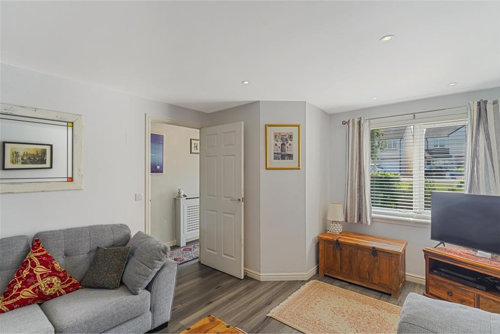 14 Fullarton Bank,
Tranent,
EH33 1EY - image 3