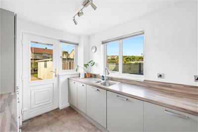 119 Pitcorthie Drive, Dunfermline, KY11 8AL - image 2