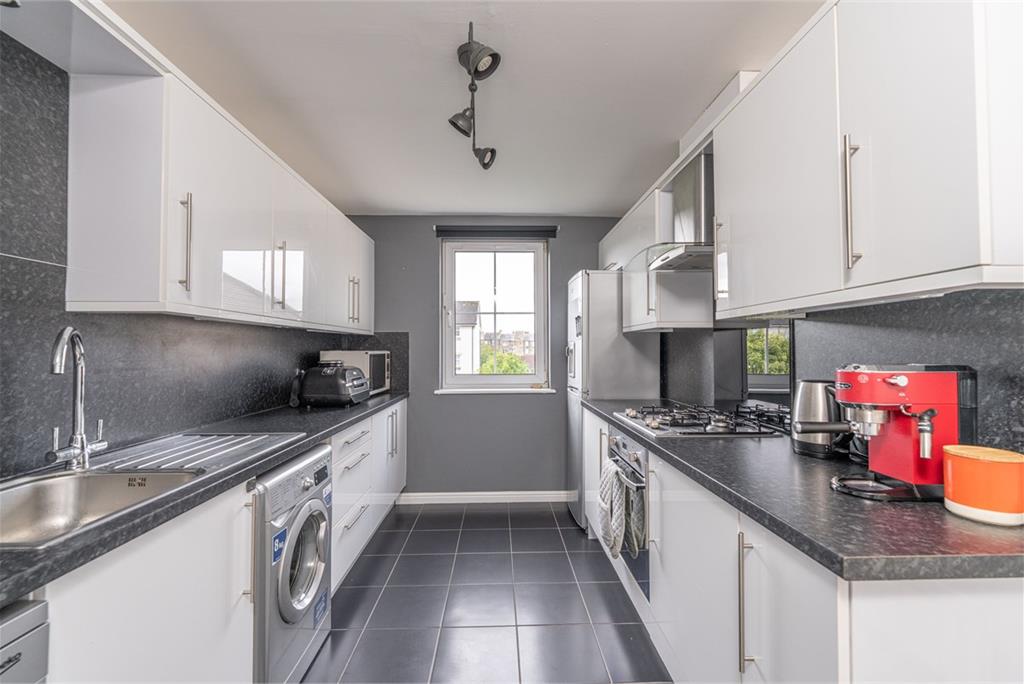 17/7 Stead's Place, Edinburgh, EH6 5DY - image 6