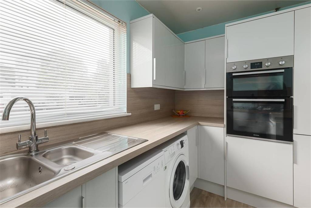 57 North Gyle Grove, Edinburgh, EH12 8LF - image 5