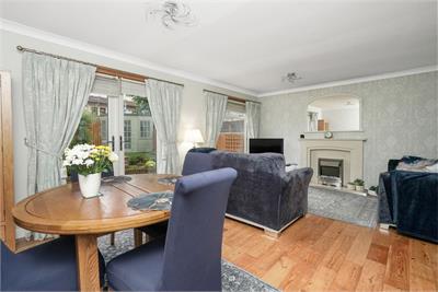 10 Wester Drylaw Avenue, Edinburgh, EH4 2TP - image 2