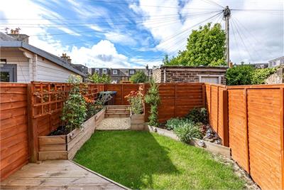 22 Roxburgh Place, Galashiels, TD1 1HE - image 12