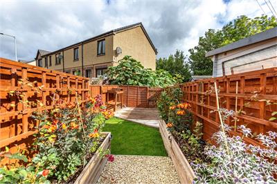 22 Roxburgh Place, Galashiels, TD1 1HE - image 13