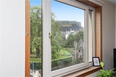 11 Abbeyhill Crescent, Abbeyhill, Edinburgh, EH8 8DZ - image 2